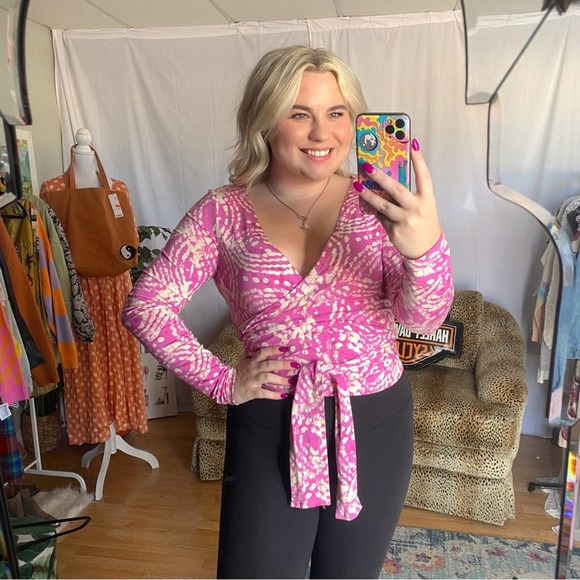 Daily practice Anthropologie pink white long sleeve wrap top - Picture 1 of 5